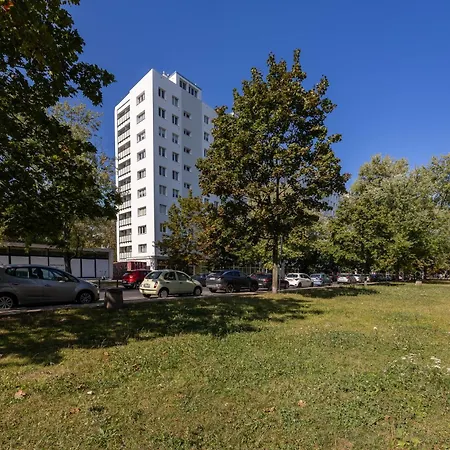 Downtown - Trams&bus Nearby - By Rentujemy Apartament Warszawa