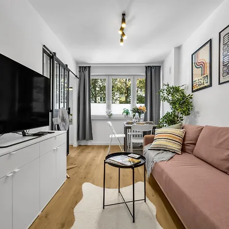 Appartement Downtown - Trams&bus Nearby - By Rentujemy