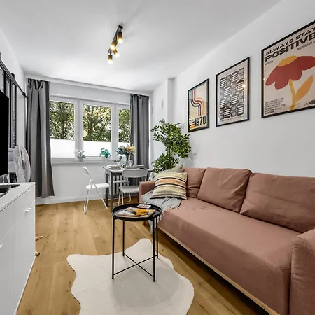 Downtown - Trams&bus Nearby - By Rentujemy Varsovie