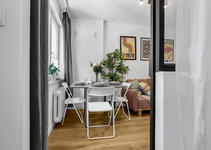 Apartament Downtown - Trams&bus Nearby - By Rentujemy Warszawa