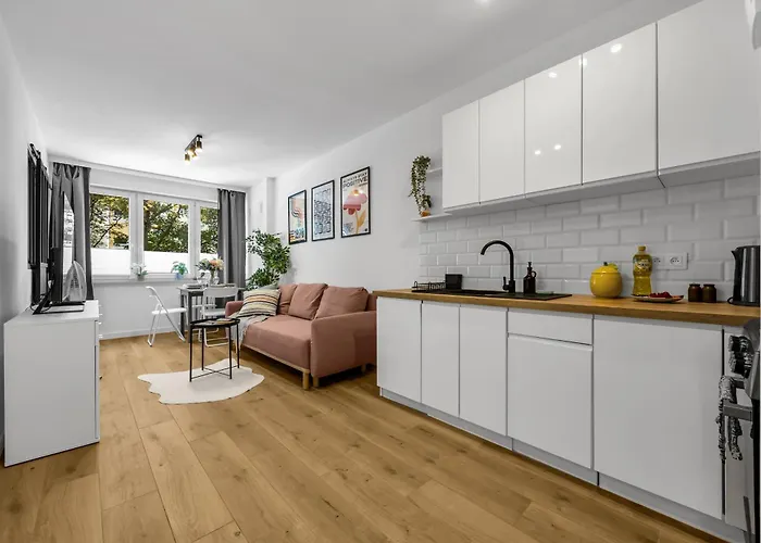 Downtown - Trams&bus Nearby - By Rentujemy Apartment *