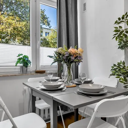 Downtown - Trams&bus Nearby - By Rentujemy 华沙