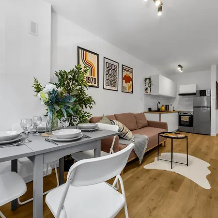 公寓 Downtown - Trams&bus Nearby - By Rentujemy 华沙