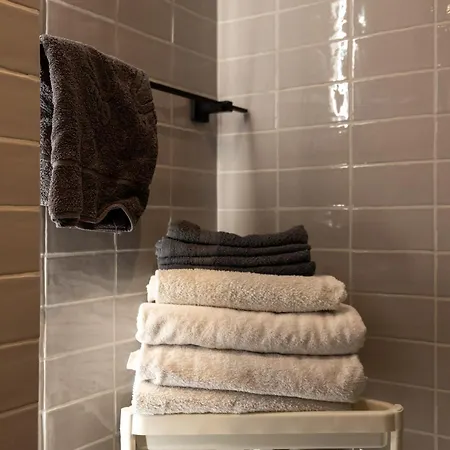 公寓 Downtown - Trams&bus Nearby - By Rentujemy *